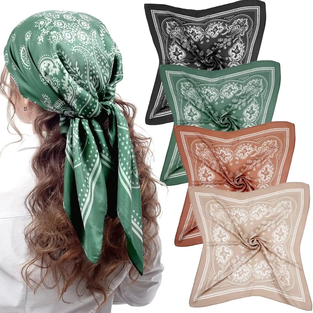 Women Accessories Brands - Sciarpa Paisley quadrata in seta di