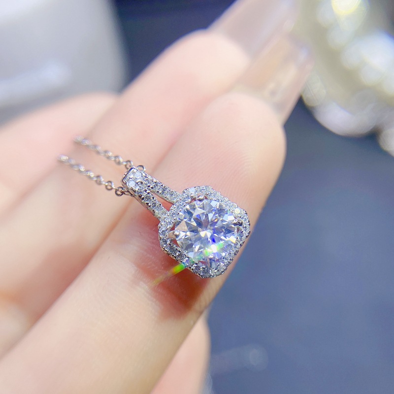 Collana con Moissanite Quadrat - Charm Necklace Dainty recensione e prezzo