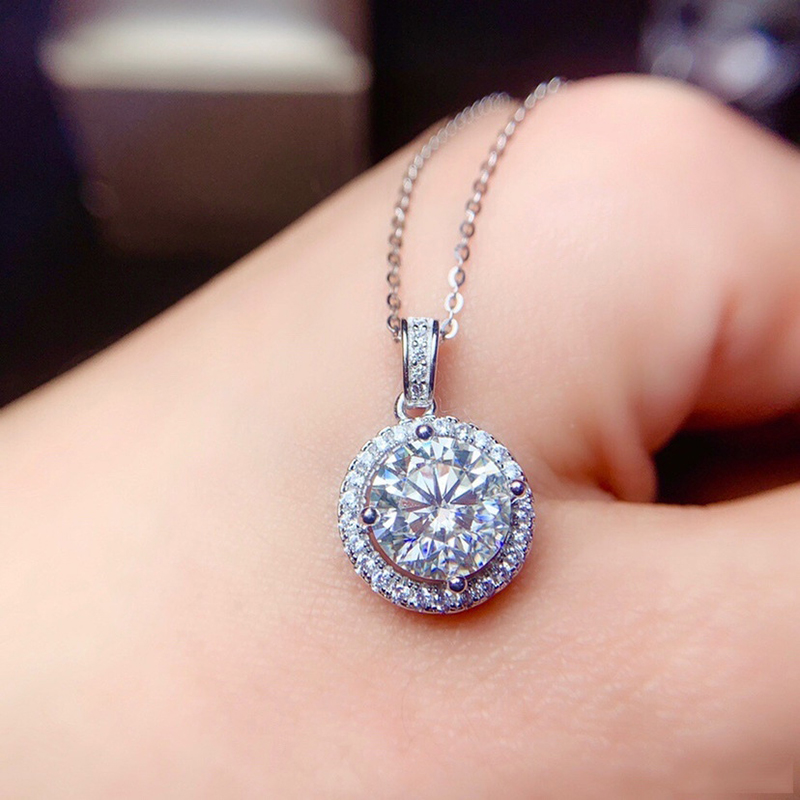 Collana con Moissanite Rotonda - Charm Necklace Dainty recensione e prezzo