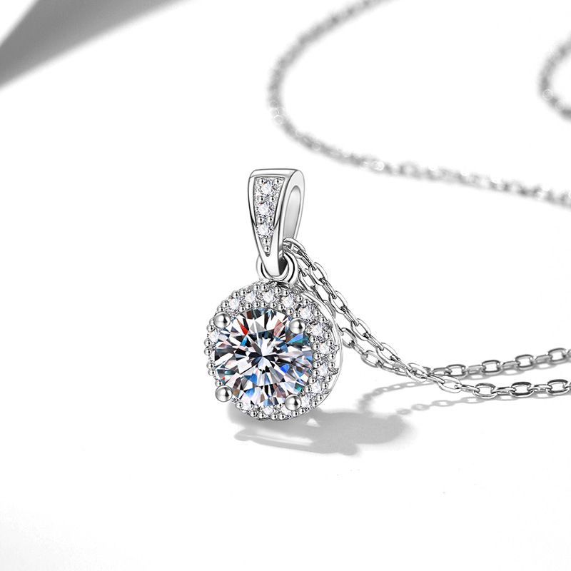 Collana con Moissanite Rotonda - Charm Necklace Dainty recensione e prezzo