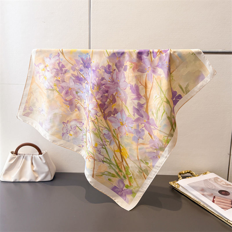 Nuovo Foulard Quadrato in Seta - Women Accessories Brands recensione e prezzo