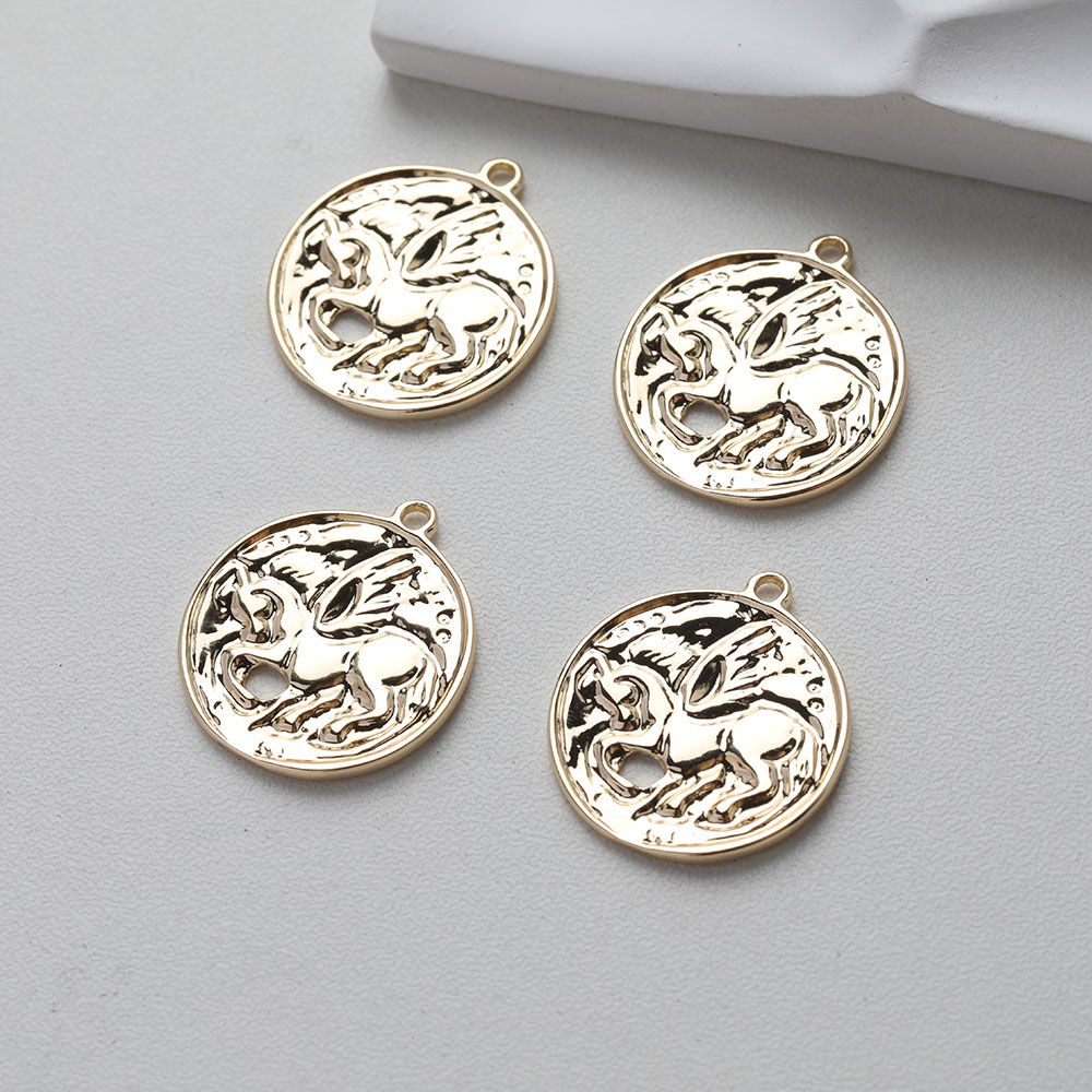 4 pezzi di delicati ciondoli u - Charm Necklace Dainty recensione e prezzo