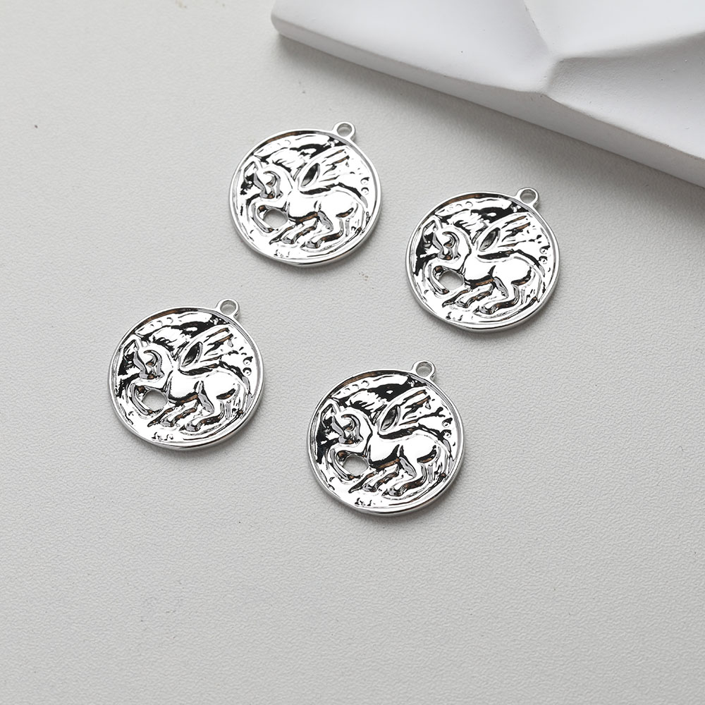 4 pezzi di delicati ciondoli u - Charm Necklace Dainty recensione e prezzo