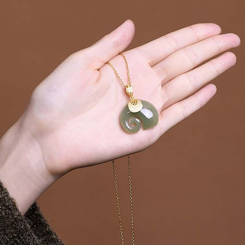 Collana con Ciondolo a Forma d - Charm Necklace Dainty recensione e prezzo