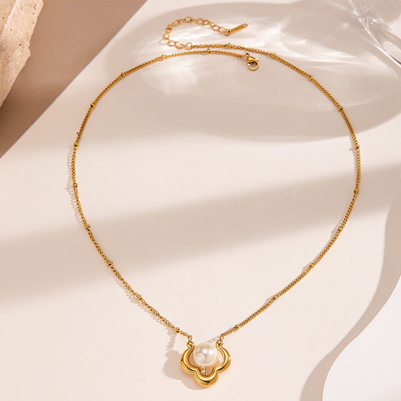 Collana con ciondolo a forma d - Charm Necklace Dainty recensione e prezzo